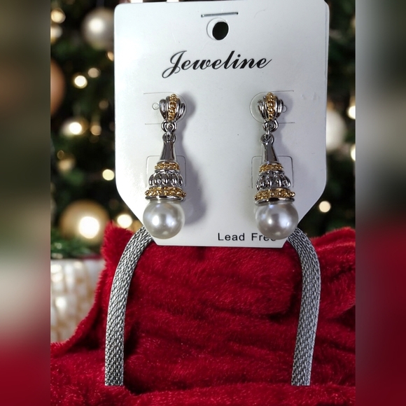 Beautiful Silver, Gold & Pearl Necklace & Earring Set - Picture 5 of 5